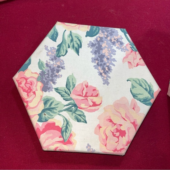 Pink roses HAT BOX and TOP hexagon PINK ROSES Fairy Whimsy 10x12x6” 6 Sides VTG - Picture 8 of 11
